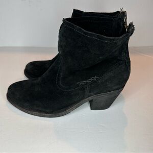 Frye Leslie Artisan Short Black Suede Western Boots Size 7